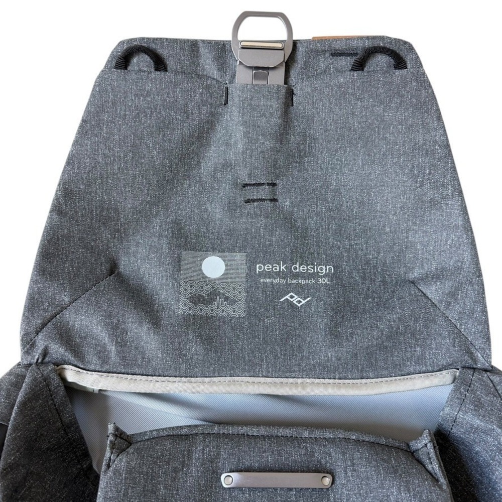 Peak Design Everyday Backpack 30L V2 Unisex Charcoal Gray Camera Travel Bag GUC - Picture 11 of 16